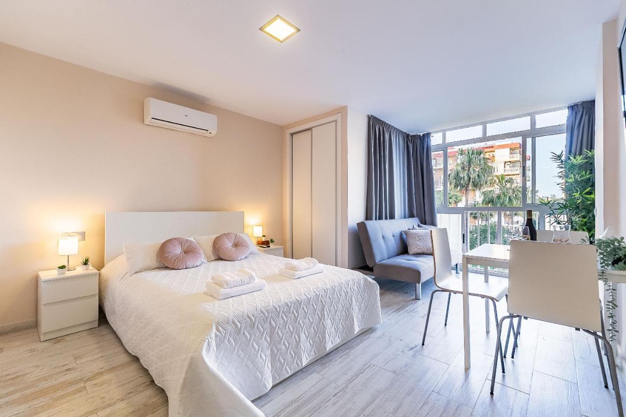 Sun Coast Benalmadena -- Superb Studio With 4 Pools, Gardens & Breakfast Exteriör bild