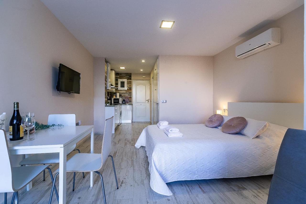 Sun Coast Benalmadena -- Superb Studio With 4 Pools, Gardens & Breakfast Exteriör bild