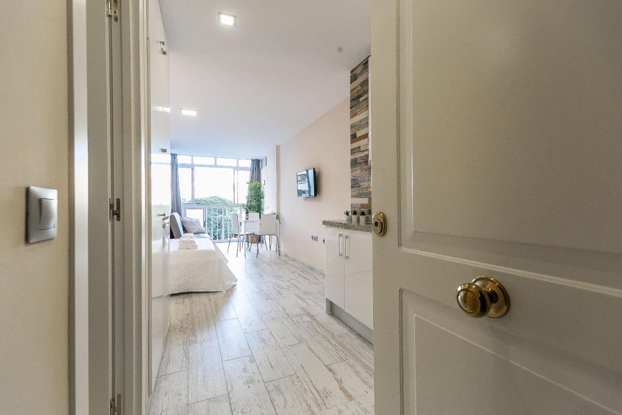 Sun Coast Benalmadena -- Superb Studio With 4 Pools, Gardens & Breakfast Exteriör bild